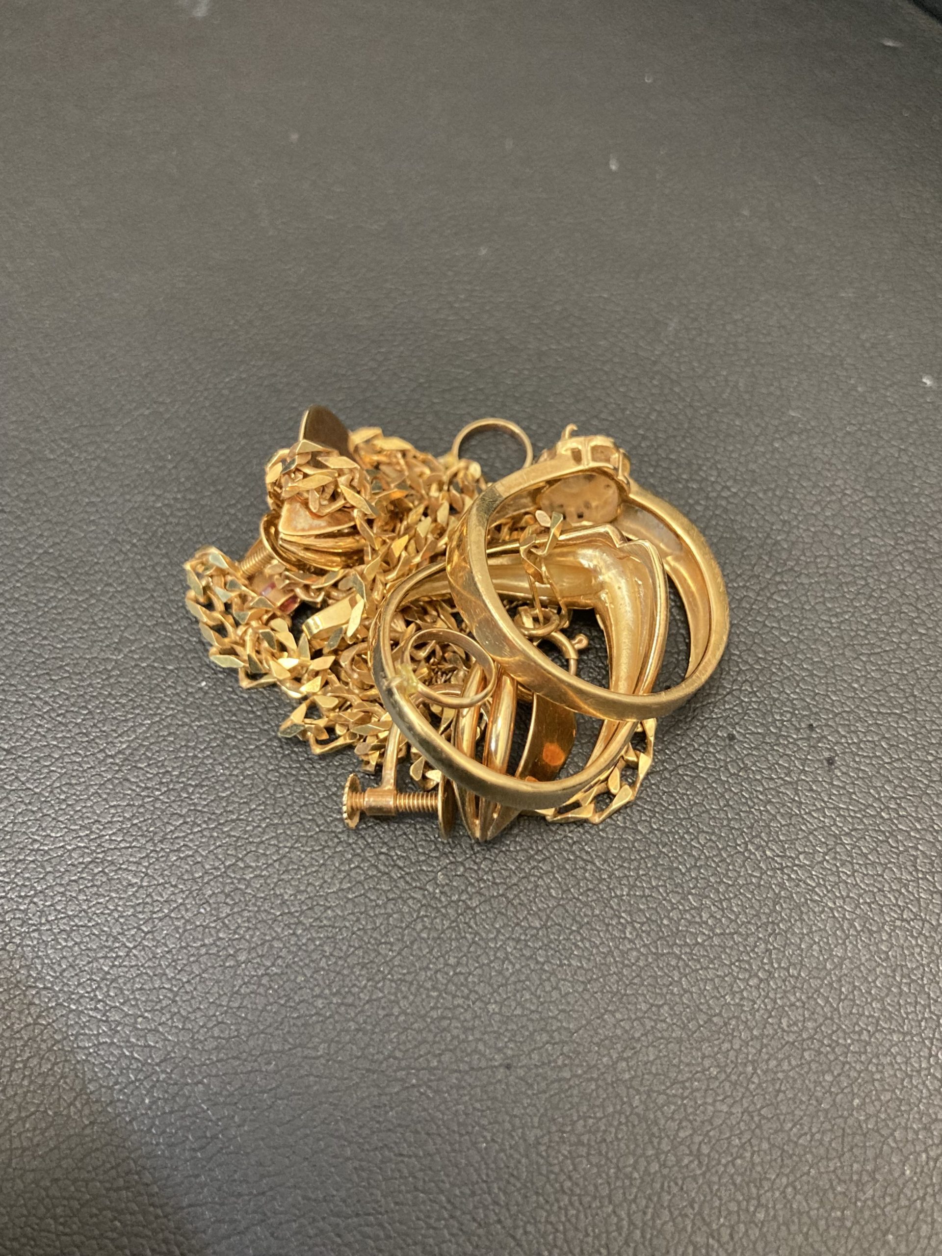 金製アクセサリーのお持ち込みが大変増えてます！！