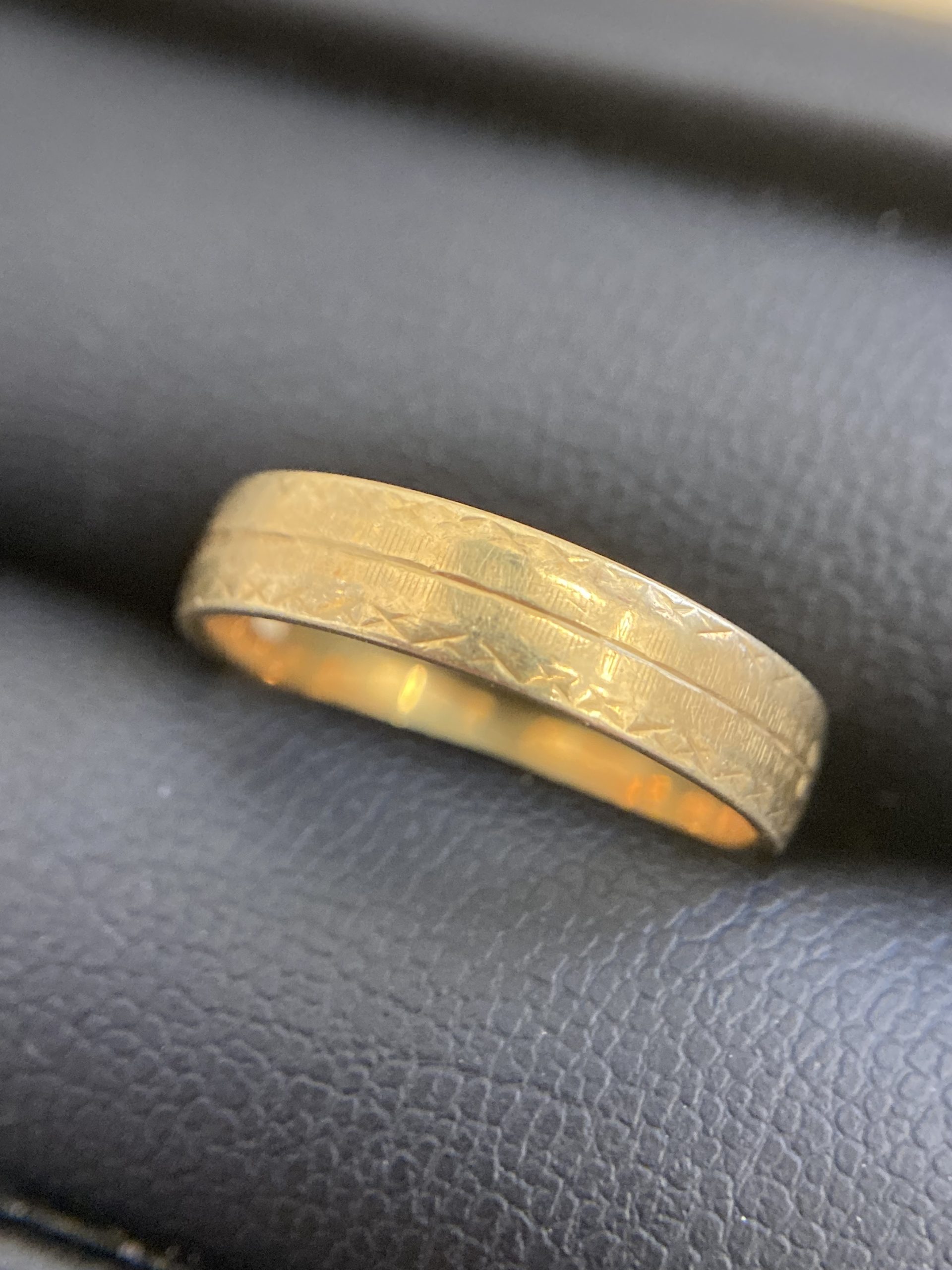 古い金製の指輪をお買取りさせて頂きました！