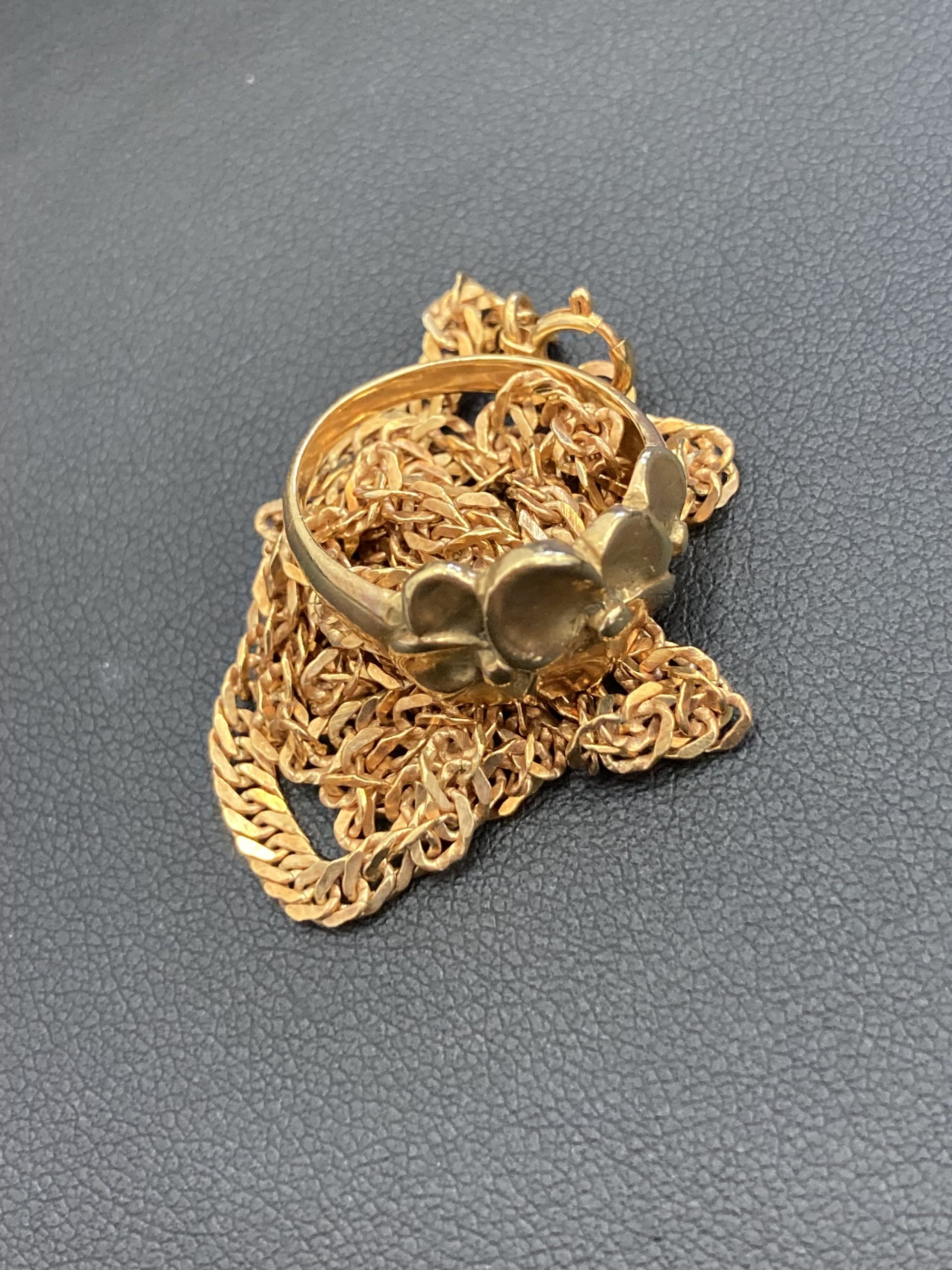 金製アクセサリーをお買取させて頂きました♪