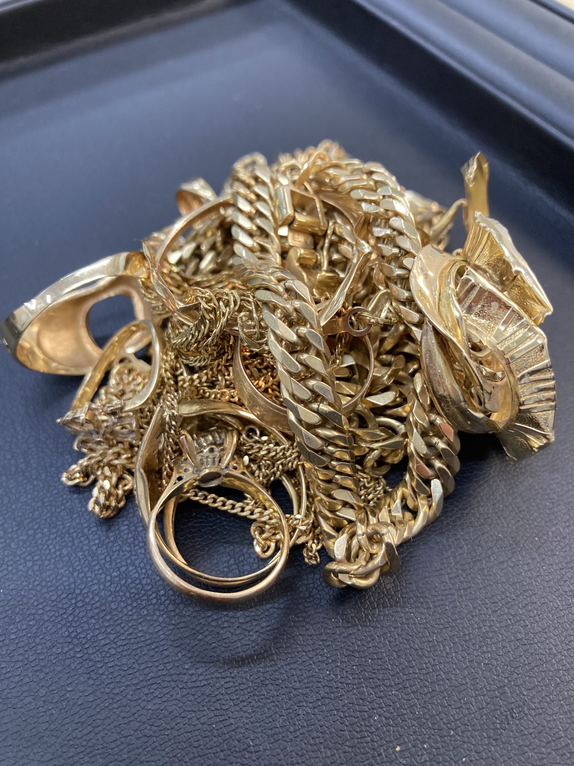 金のアクセサリーをお買取させて頂きました♪