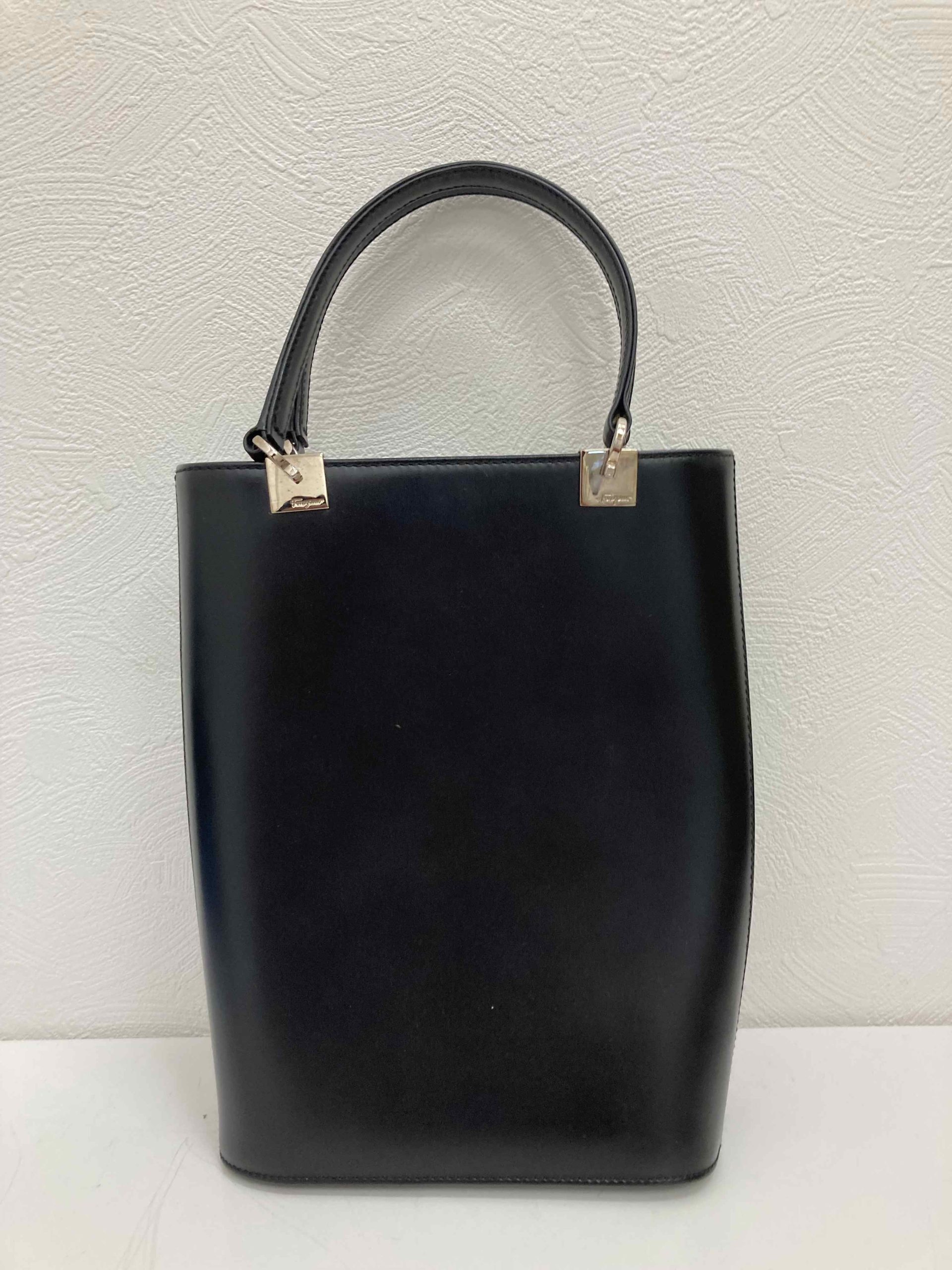 フェラガモ レザー ニトートバッグをお買取させて頂きました！