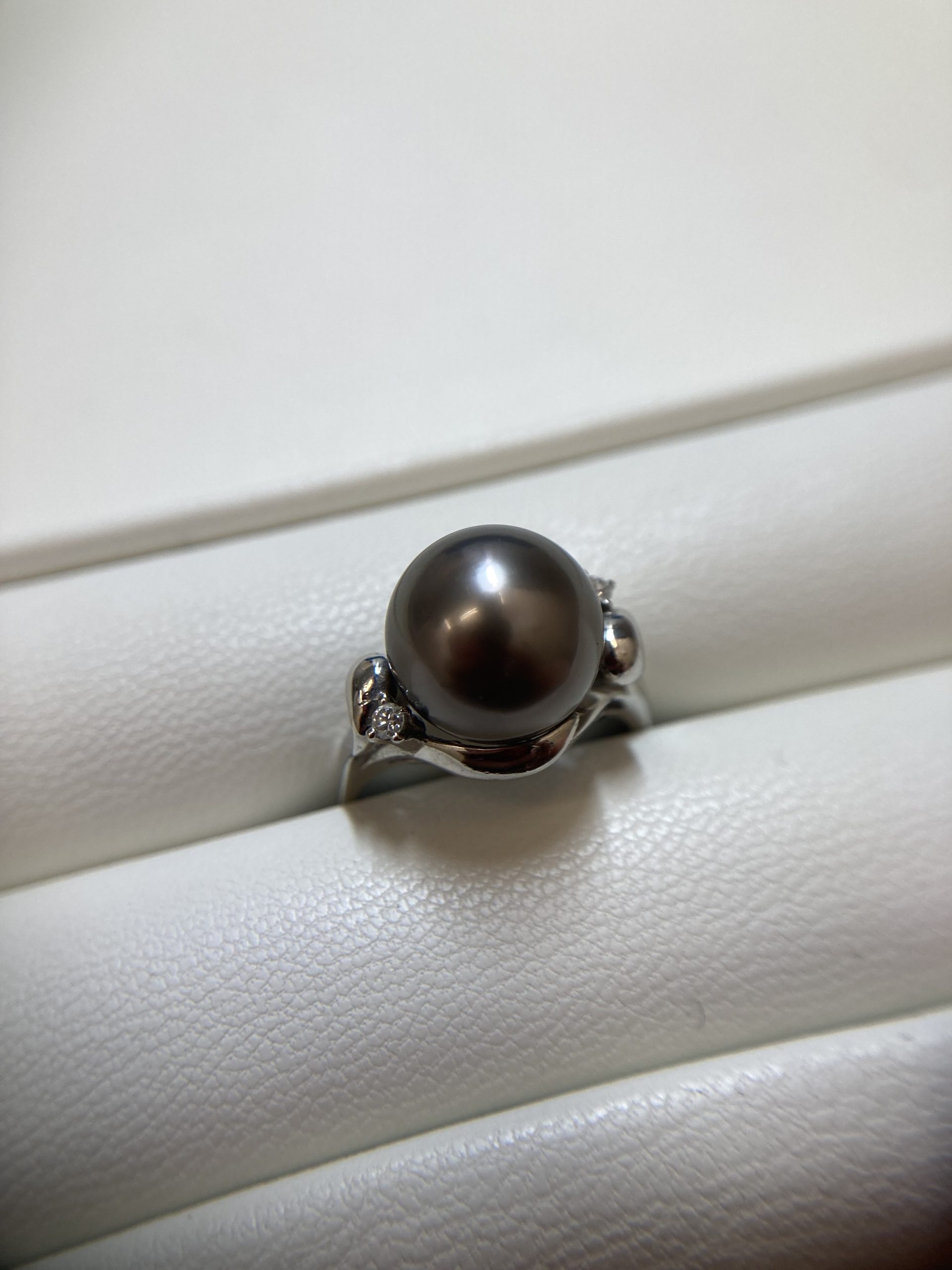 パールプラチナリングをお買取させて頂きました♪